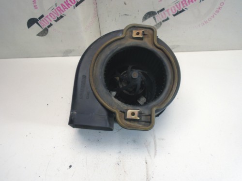 Motorček kúrenia Peugeot 106 9627941680