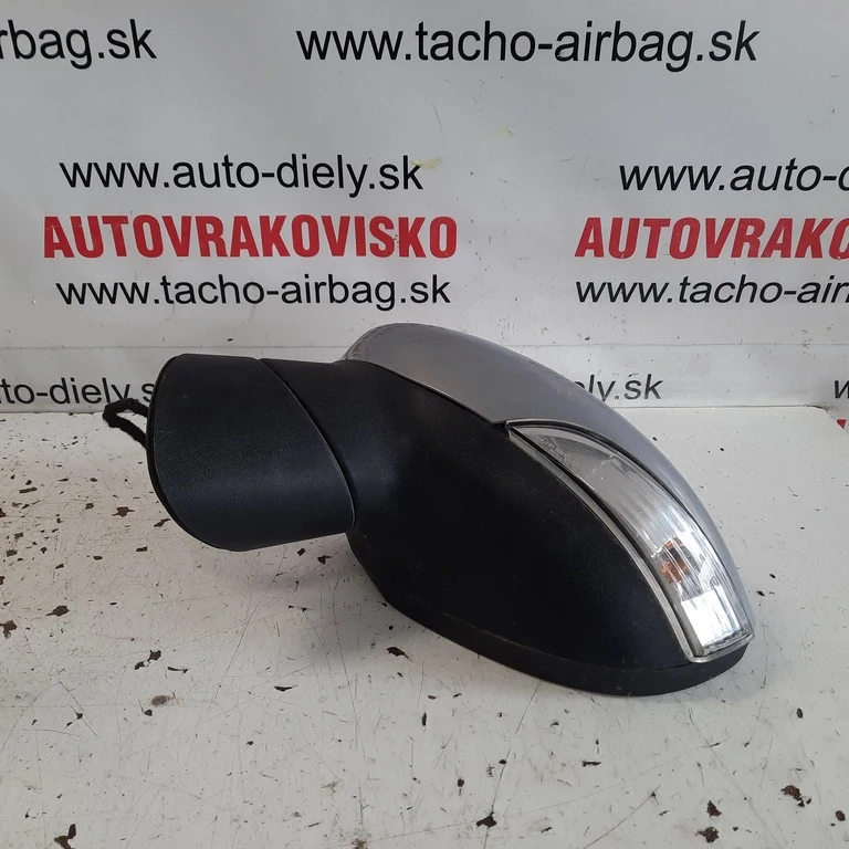 Spätné zrkadlo Ford Fiesta MK6 so smerovkou
