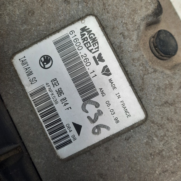 Riadiaca jednotka motora Skoda Octavia 1.6 032906014F