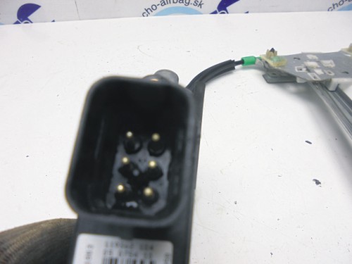 Sťahovanie okna Mitsubishi Carisma LZ