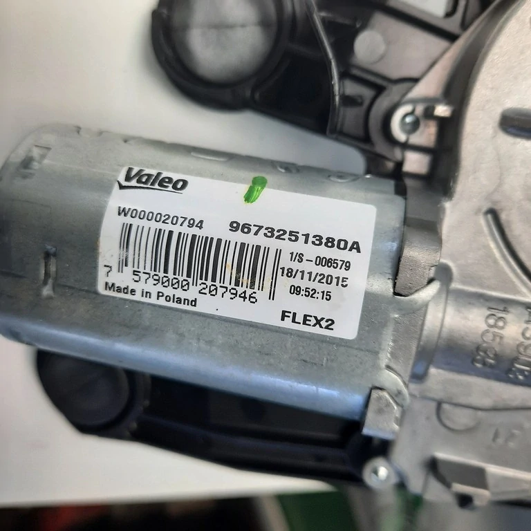 Motorček stierača zadný Peugeot 208 HB 9673251380A