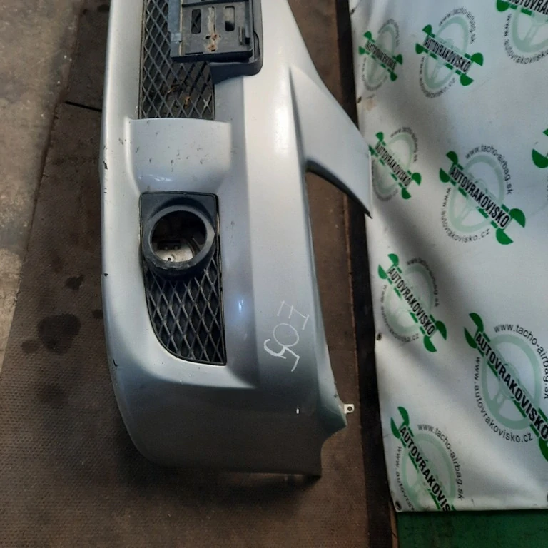 Nárazník predný Mazda Premacy