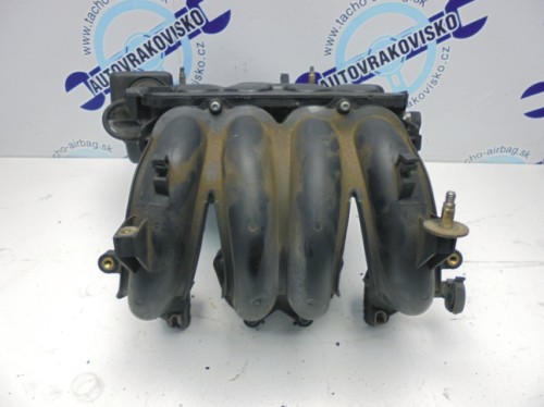 Sacie potrubie Audi A3 1.6 06A133185F