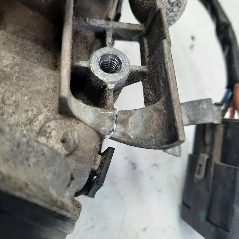 Motorček stieračov ChevroletChevrolet Cruze 96893302