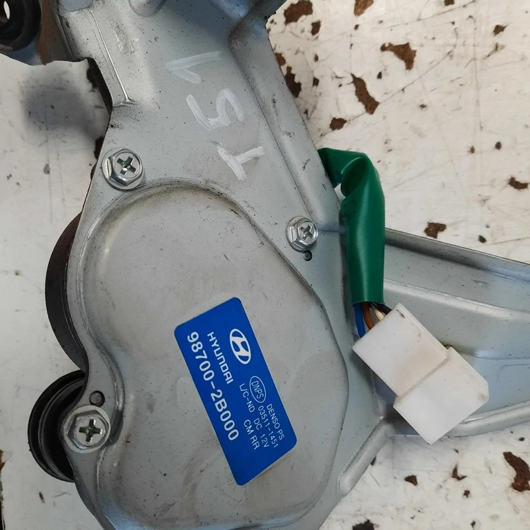Motorček stieračov zadný Hyundai Santa Fe II 98700-2B000