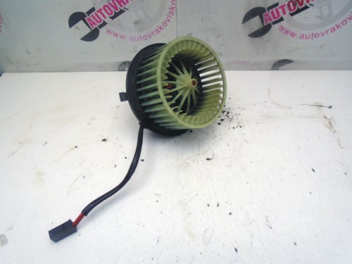 Motorček kúrenia Audi A4 3137020009