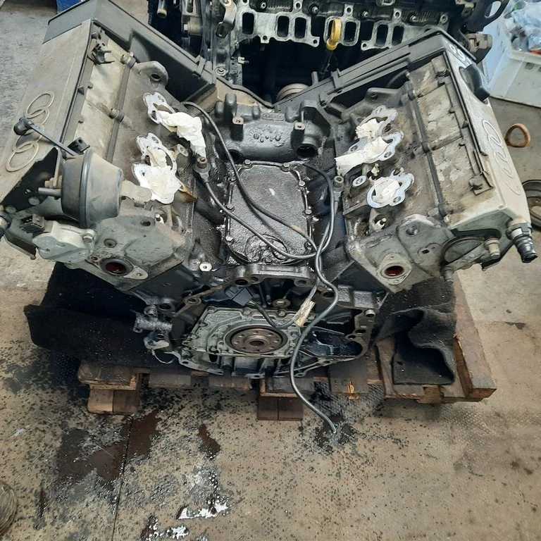 Motor Audi 100 2.6i ABC