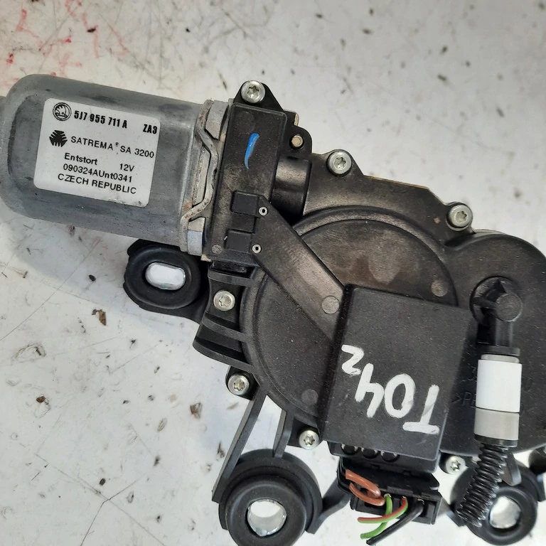 Motorček stieračov zadný Skoda Roomster 5J7955711A