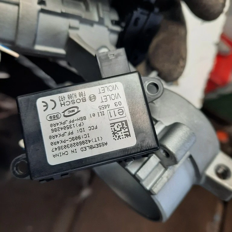 Spínacia skrinka vložka zámku Chevrolet Cruze 20939745