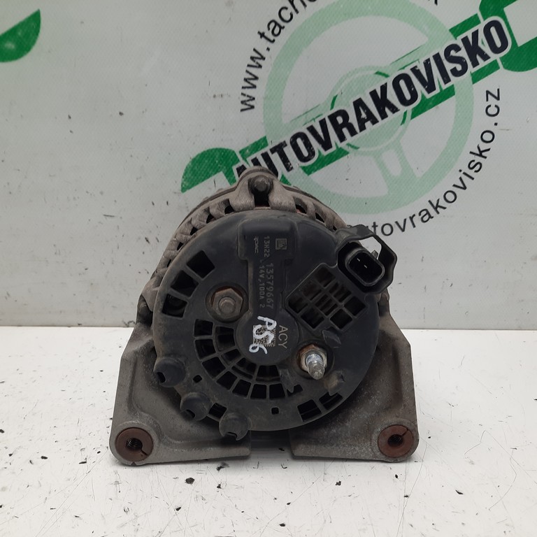 Alternátor Opel Astra J 13579667