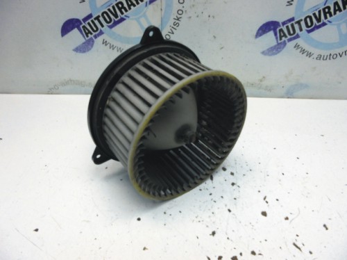 Motorček kúrenia Mazda 323 894000-0060