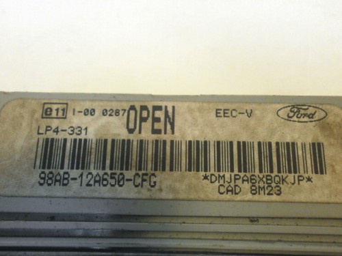 Riadiaca jednotka motora Ford Focus 1.8 16V 98AB-12A650-CFG