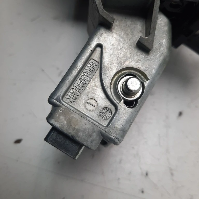 Spínacia skrinka Renault Clio III HB 8200214173