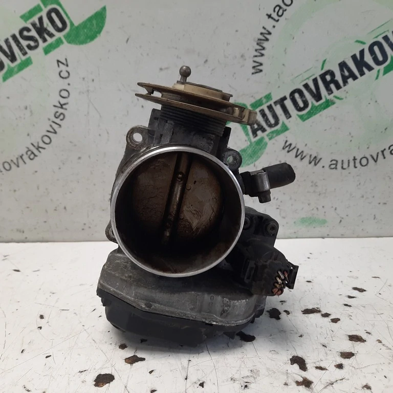 Škrtiaca klapka Volkswagen Passat B5 2.8 078133063AK