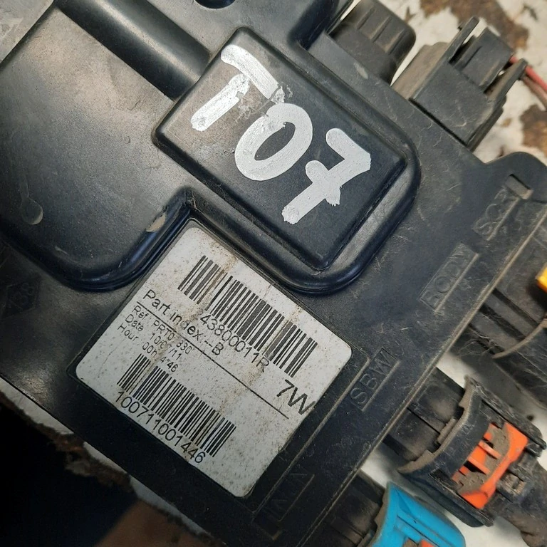 Riadiaca jednotka Renault Fluence 243800011R