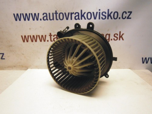 Motorček kúrenia VW Passat (3B3) 8D1820021