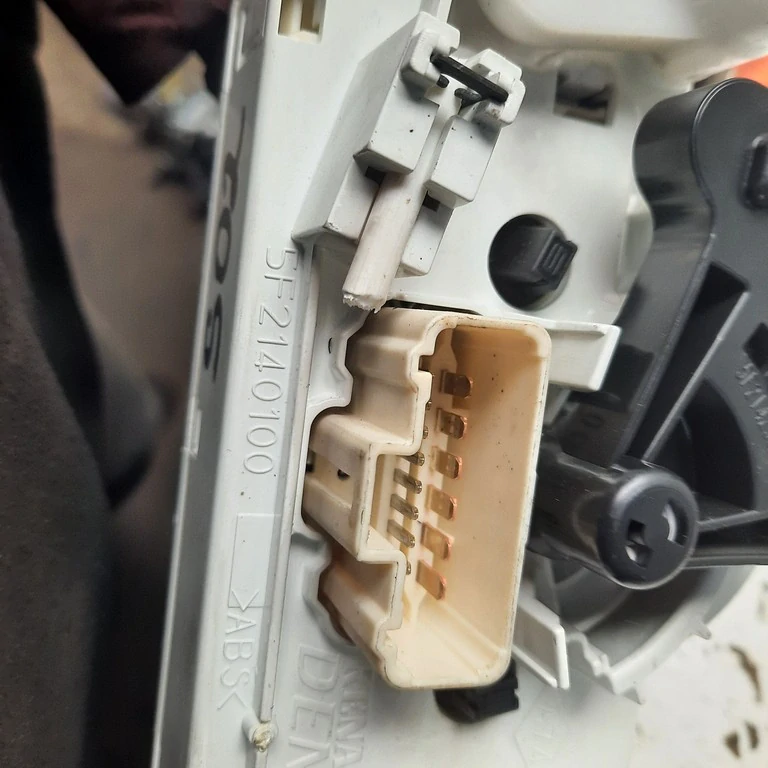 Ovládač kúrenia Renault Kangoo 5F2140100