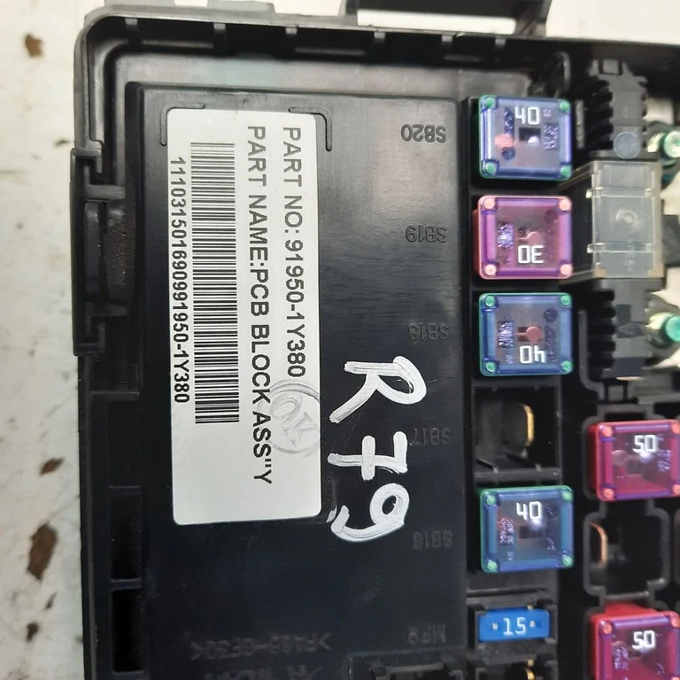 Poistková skrinka Kia Picanto 91950-1Y380