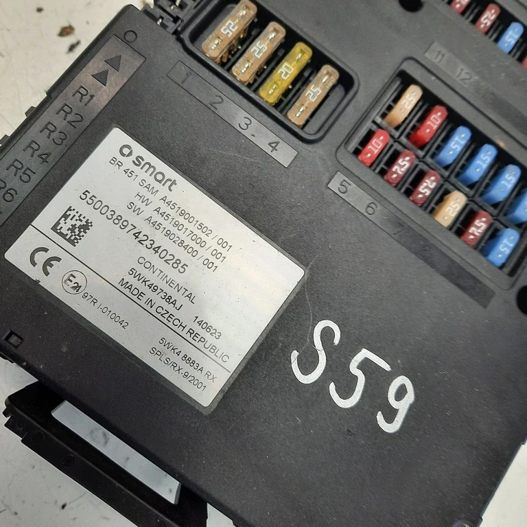 Poistková skrinka Smart Fortwo A4519001502