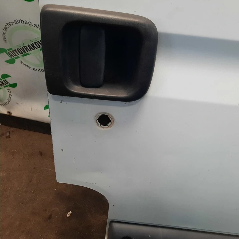 Pravé predné dvere Renault Master 