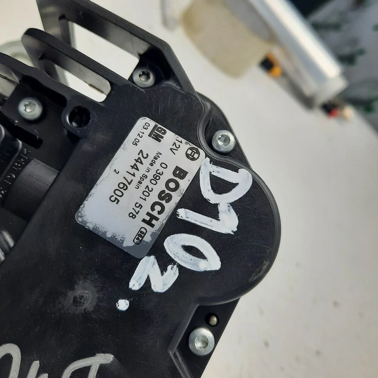 Motorček stierača zadný Opel Signum 0390201578