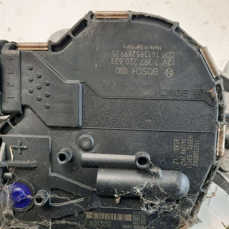 Motorček stieračov Opel Astra J 13262434