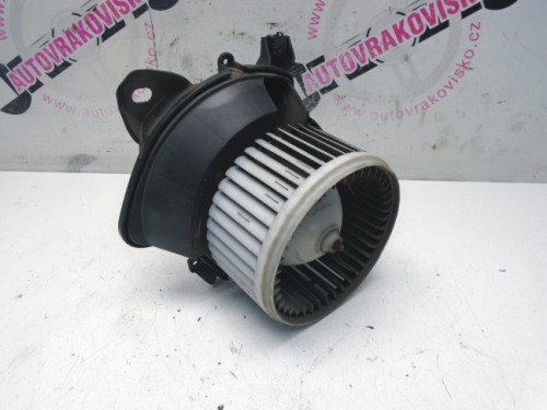 Motorček kúrenia Opel Corsa D 55702442