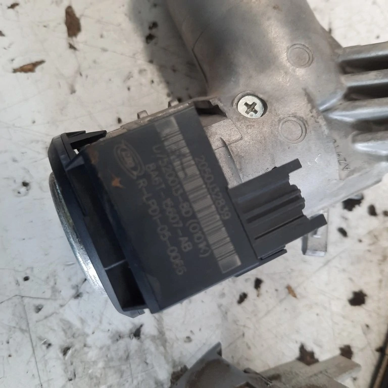 Spínacia skrinka sada Ford Fiesta MK6 8A6T-15607-AB