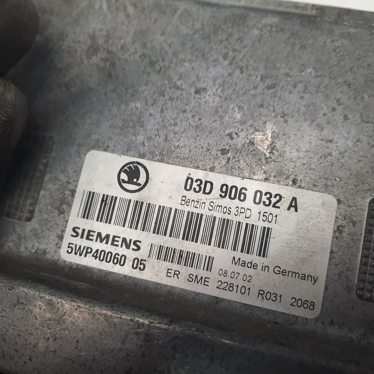 Riadiaca jednotka motora Skoda Fabia 1.2 HTTP 03D906032A
