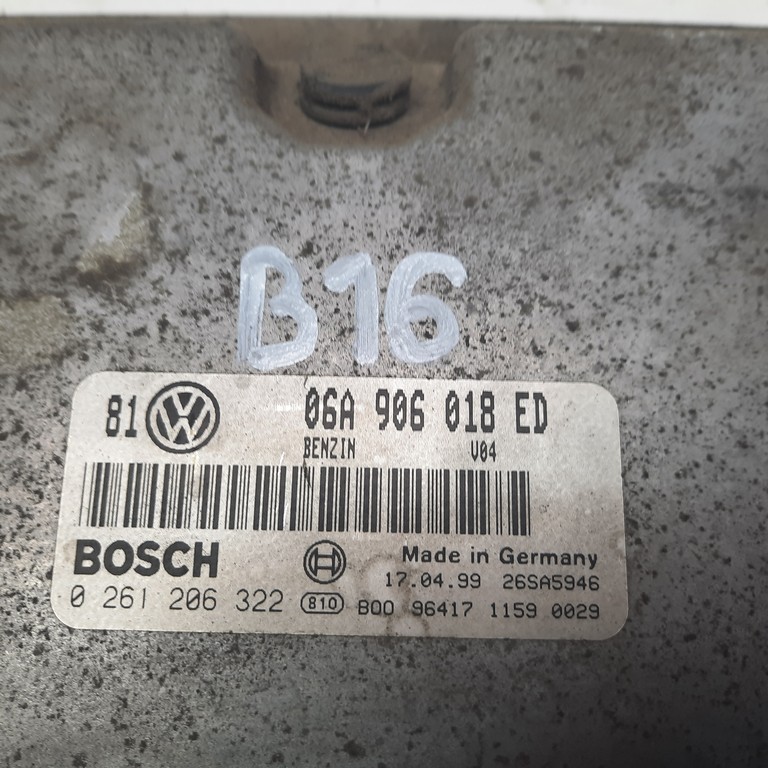 Riadiaca jednotka motora Volkswagen Golf IV 2.0 0261206322