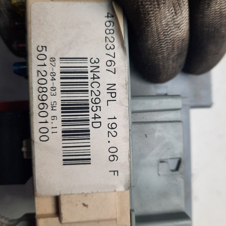 Poistková skrinka BSI Fiat Stilo 46823767 NPL192.06F