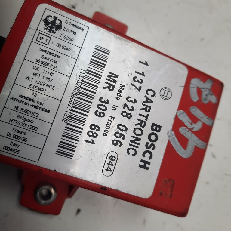 Riadiaca jednotka Mitsubishi Carisma 1137328056 MR309681