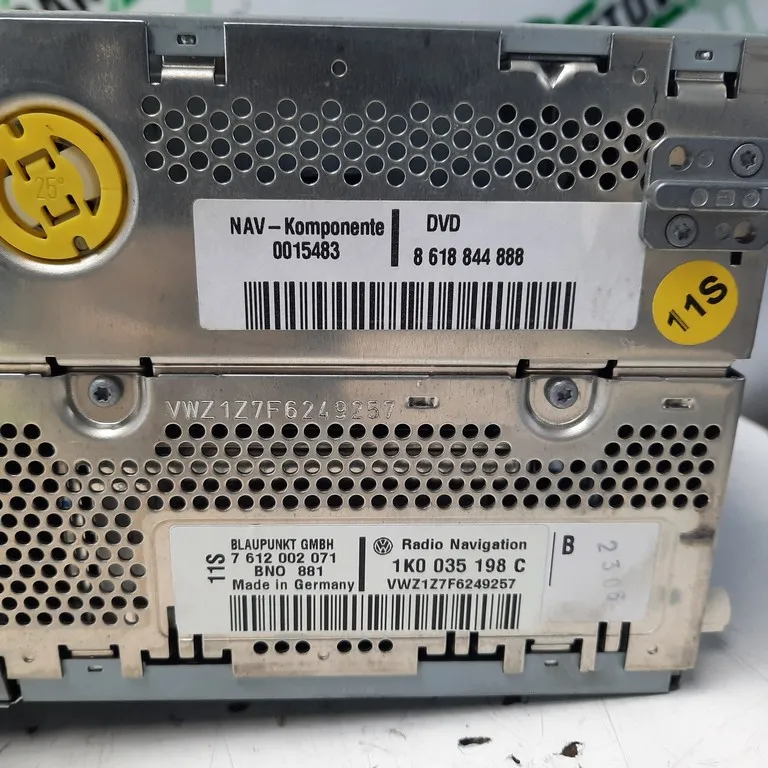 Autorádio navigácia Volkswagen Passat B6 1K0035198C
