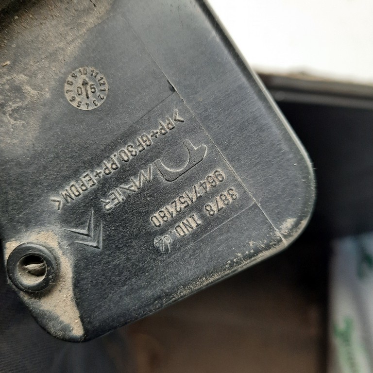 Dvierka nádrže Citroen C4 9647152180