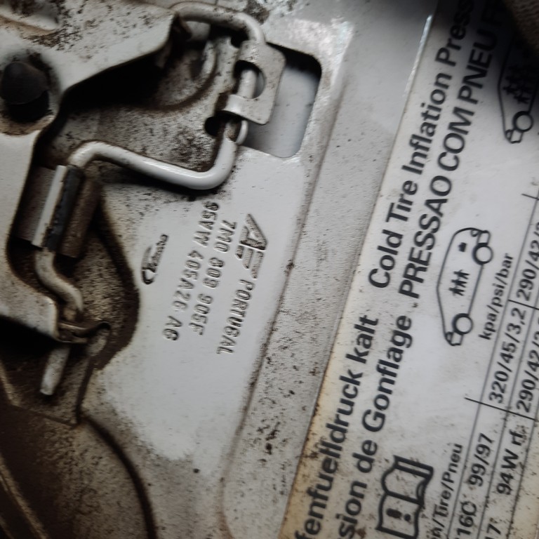 Dvierka nádrže Seat Alhambra 7M0809905F