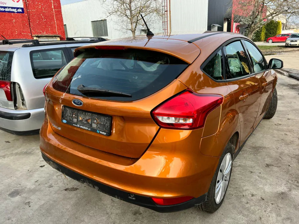 Ford Focus mk3 lift HB 1.6i