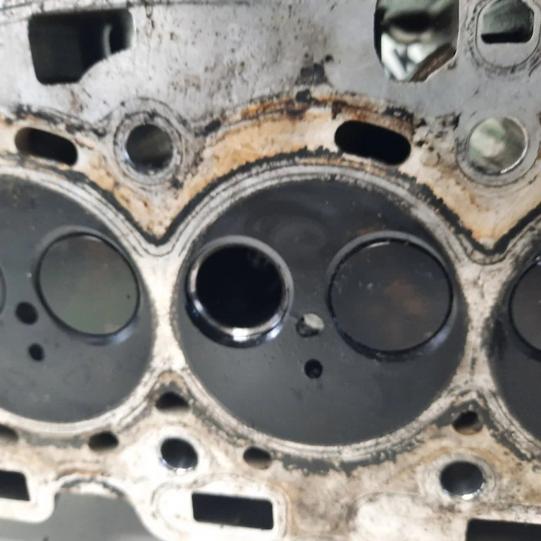 Hlava motora Citroen C3 Picasso 1.6 HDI 9H06