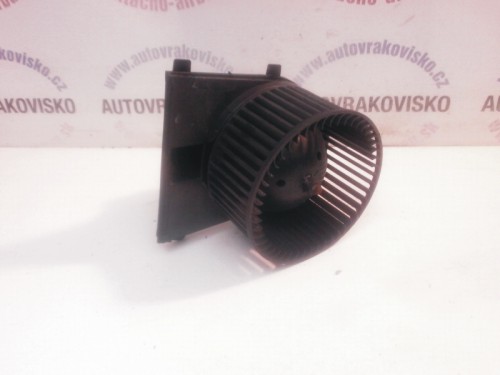 Motorček kúrenia VW Passat 8D2819021B