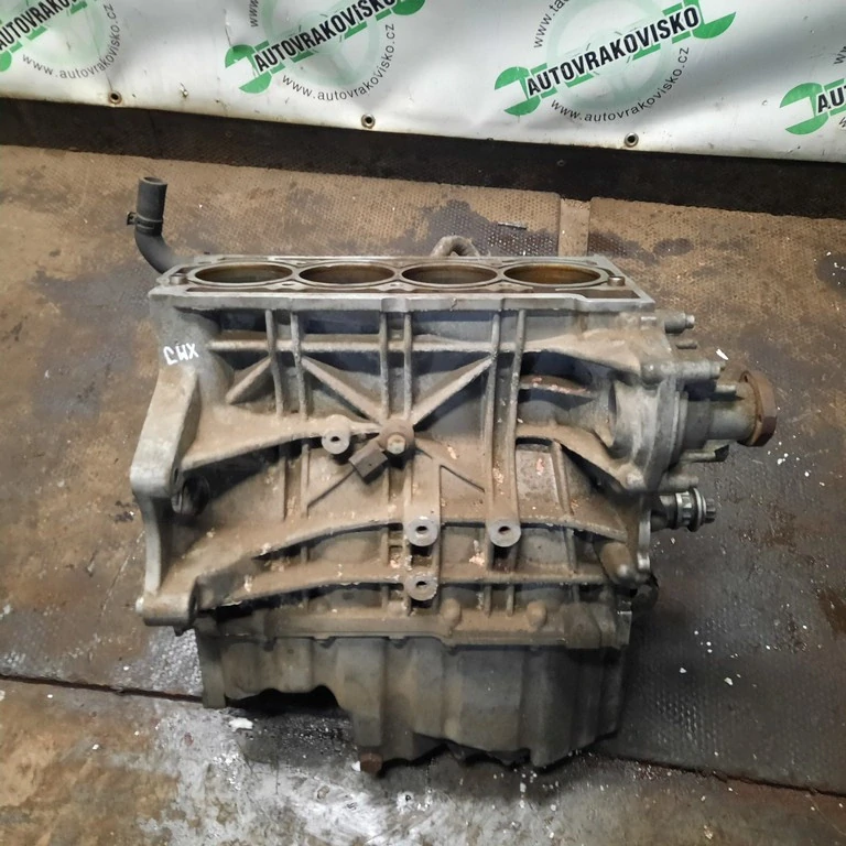 Spodok motora blok Volkswagen 1.6 FSI BLF