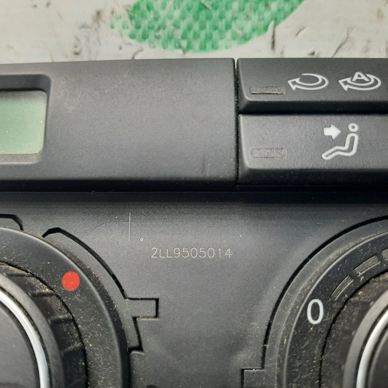 Ovládač kúrenia Volkswagen Touran I 2LL9505014