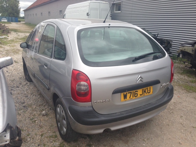 Citroen Xsara Picasso 2.0 HDI motora RHY