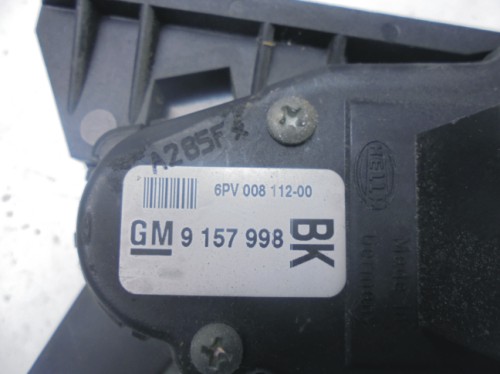 Akceleračný pedál Opel Astra H 9157998