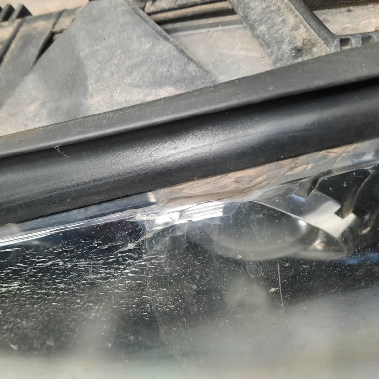Predné svetlo BMW 3 E46 ľavé
