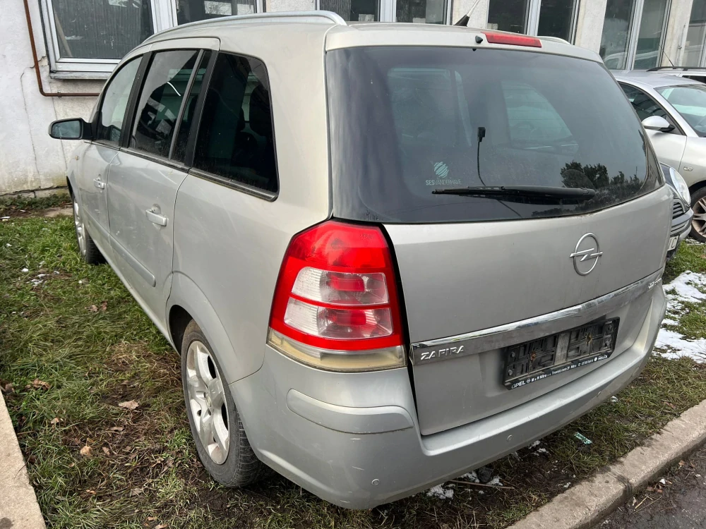 Opel Zafira B 2.2i