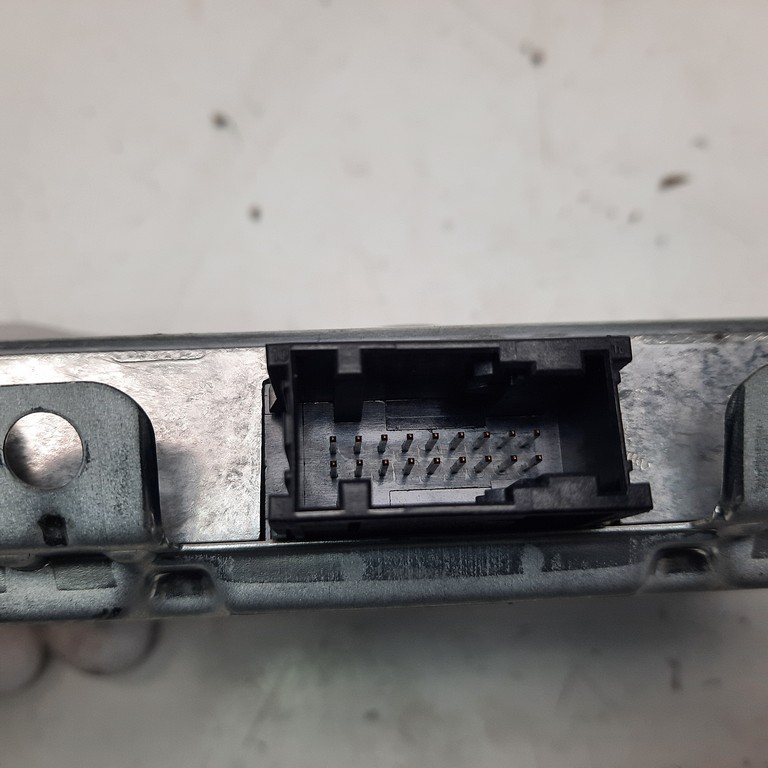 Riadiaca jednotka BMW E60 E61 6135-6957761.01