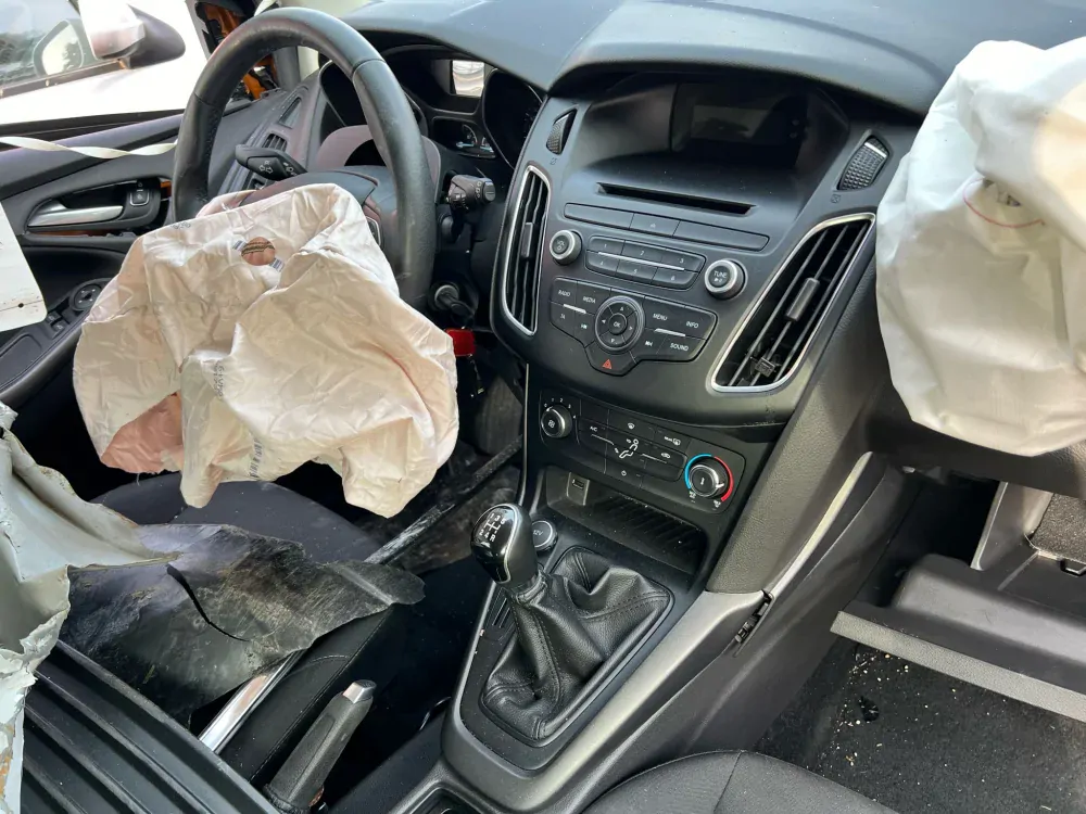Ford Focus mk3 lift HB 1.6i