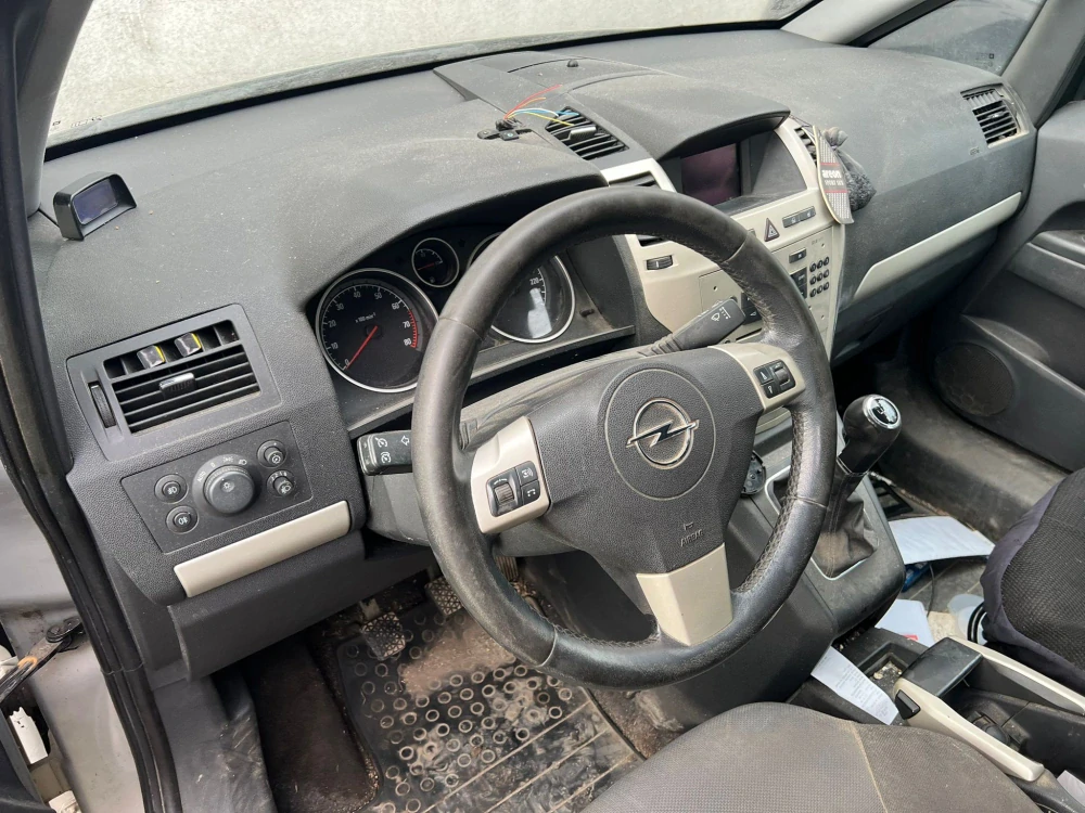 Opel Zafira B 2.2i