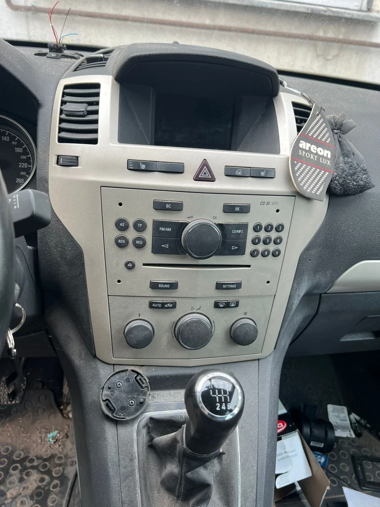 Opel Zafira B 2.2i