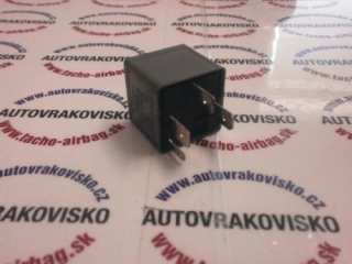 Relátko 1J0906381A