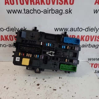 Poistková skrinka Opel Astra H 13220830